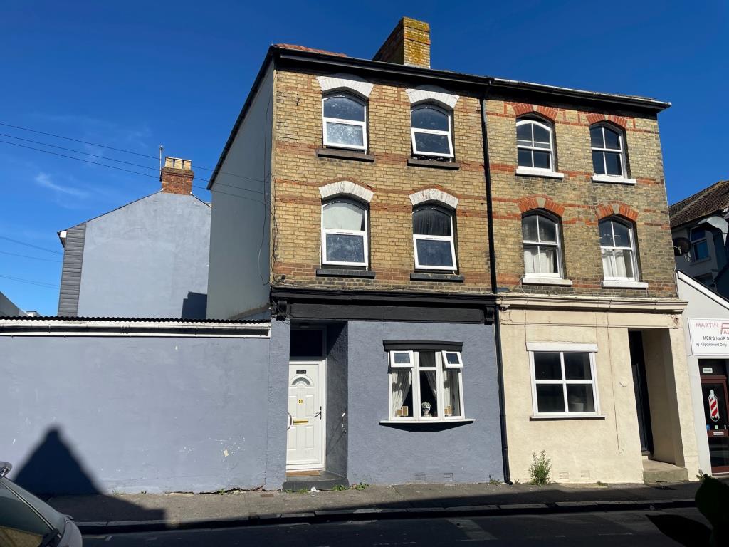 Lot: 55 - FREEHOLD RESIDENTIAL INVESTMENT - front of property